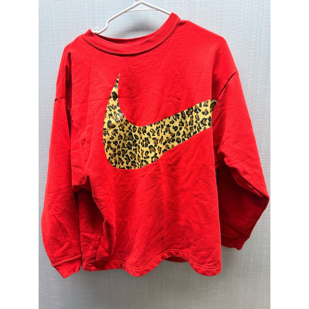 Nike Womens Red Leopard Print Swoosh Crewneck Sweatshirt Medium Pullover #169